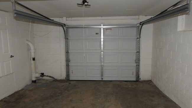 Building Photo - 3 bed 1 bath in Midtown KC