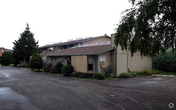 Building Photo - Eastwood Estates
