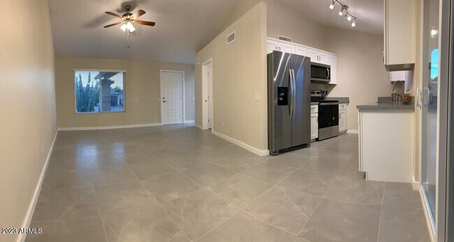 Building Photo - 3014 W Runion Dr