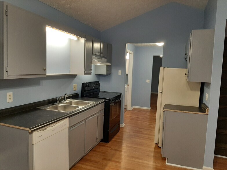 kitchen - 3792 Brick Schoolhouse Rd