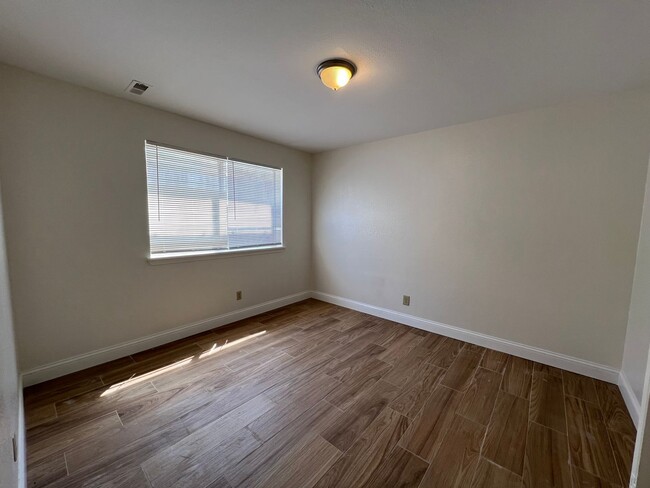 Building Photo - 428 Kays Ln