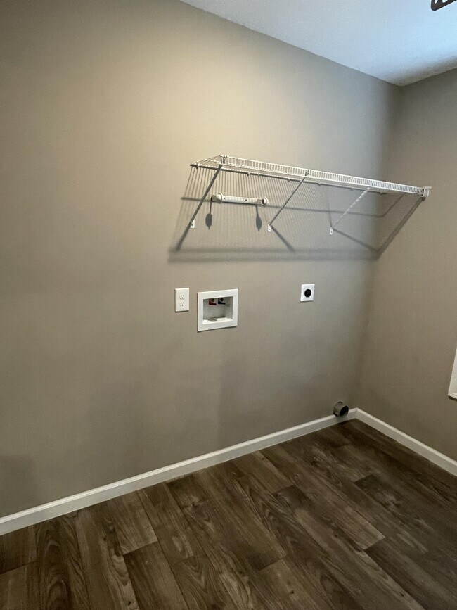 Building Photo - 8107 Cambridge Reserve Dr