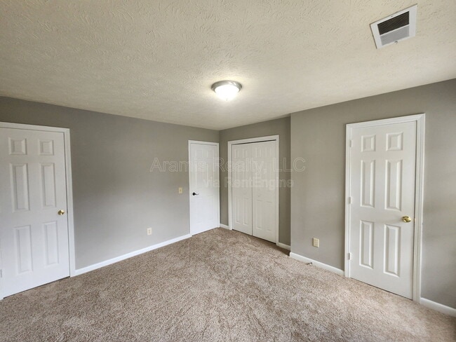 Building Photo - 5288 Weyden Ct
