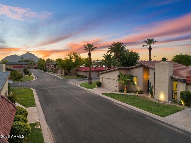 Building Photo - 7922 E Crestwood Way