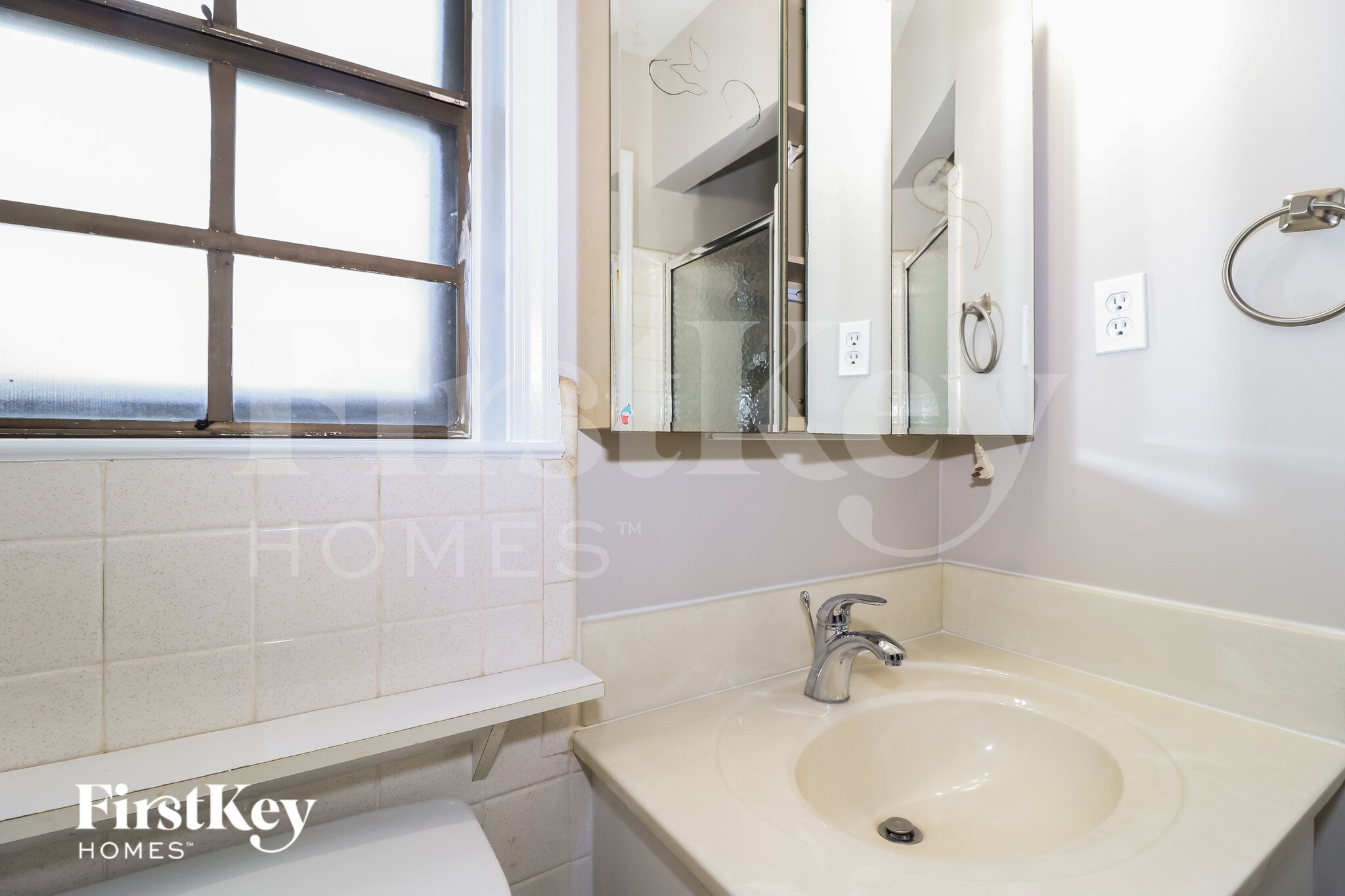 Building Photo - 5299 Twin Woods Ave