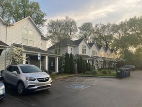 Building Photo - 509 Rosedale Ave