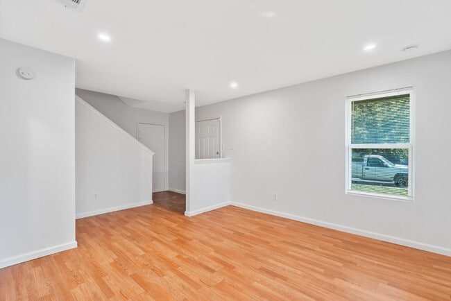 Building Photo - 8703 Schick Rd