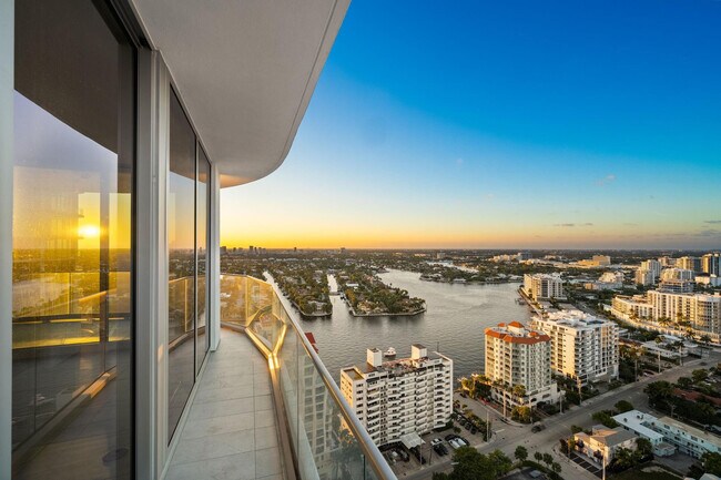 Building Photo - 151 N Seabreeze Blvd