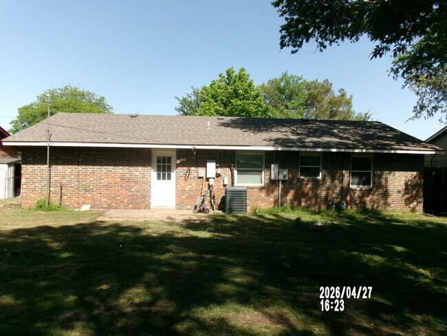 Building Photo - 106 N Elk Dr