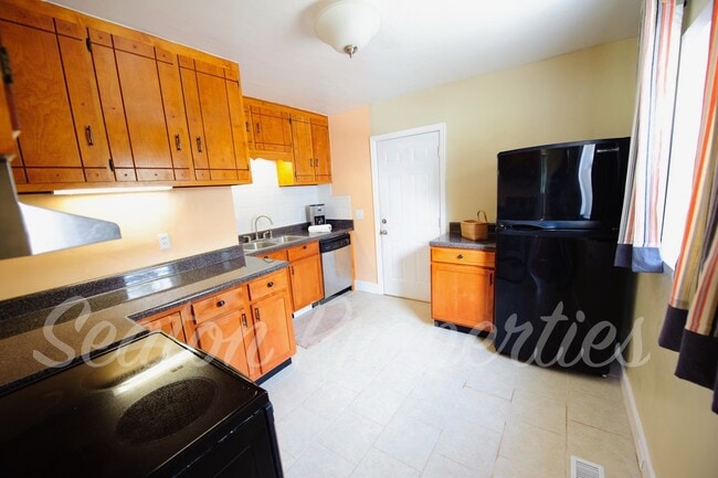 Building Photo - 2817 Boright Dr