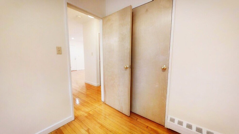 Building Photo - 62 Parkman St