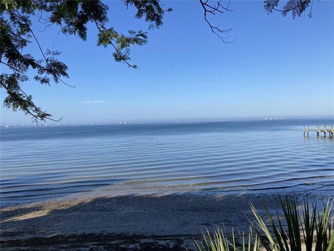 Building Photo - 1240 Highland St