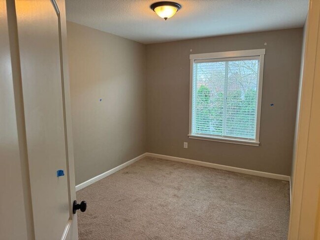 Building Photo - 2706 NE 130th Ct