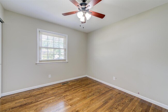 Building Photo - 624 S Pam Ave