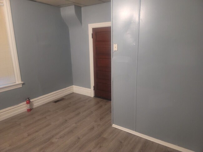 Building Photo - 19 S 19th St