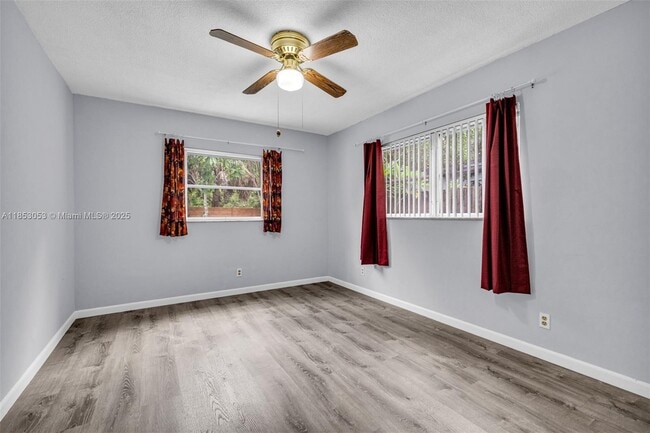Building Photo - 851 SW 49th Terrace