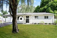 Building Photo - 3 Bedroom Pet-Friendly Home in FLORISSANT,...