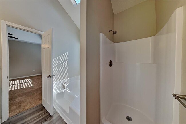 Building Photo - 2705 Braemore Pl