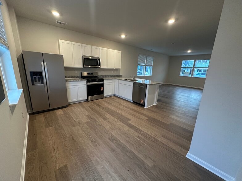 Building Photo - 10958 Farmerfield St