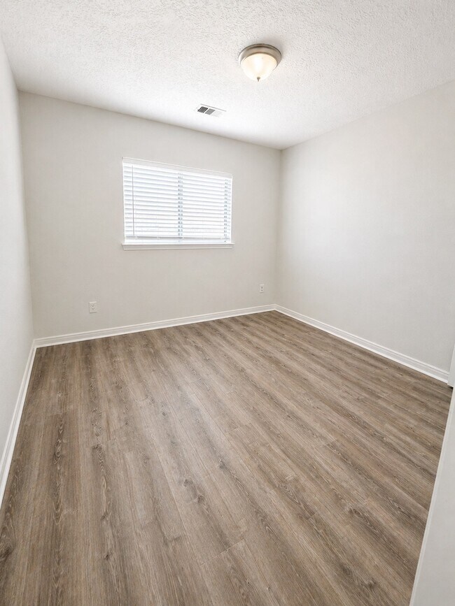 Building Photo - 20834 Beech Tree Dr