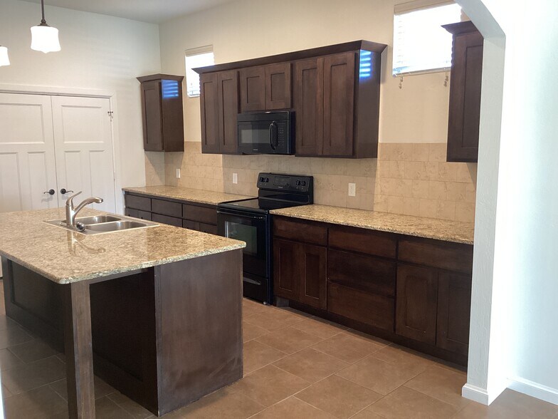 Building Photo - 11217 NW 102nd St