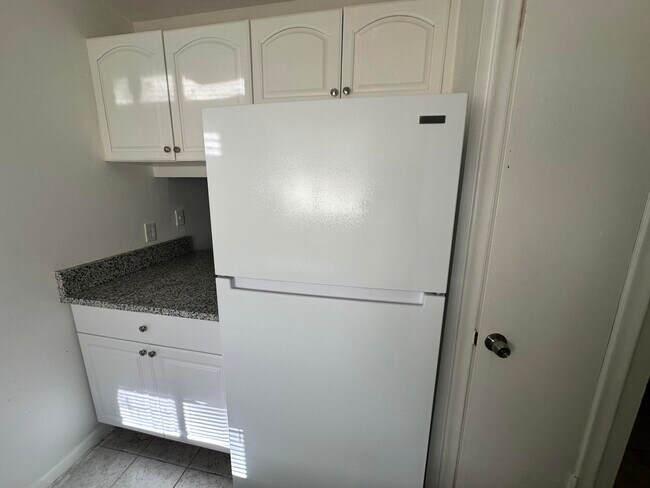 Building Photo - 6054 Forest Hill Blvd