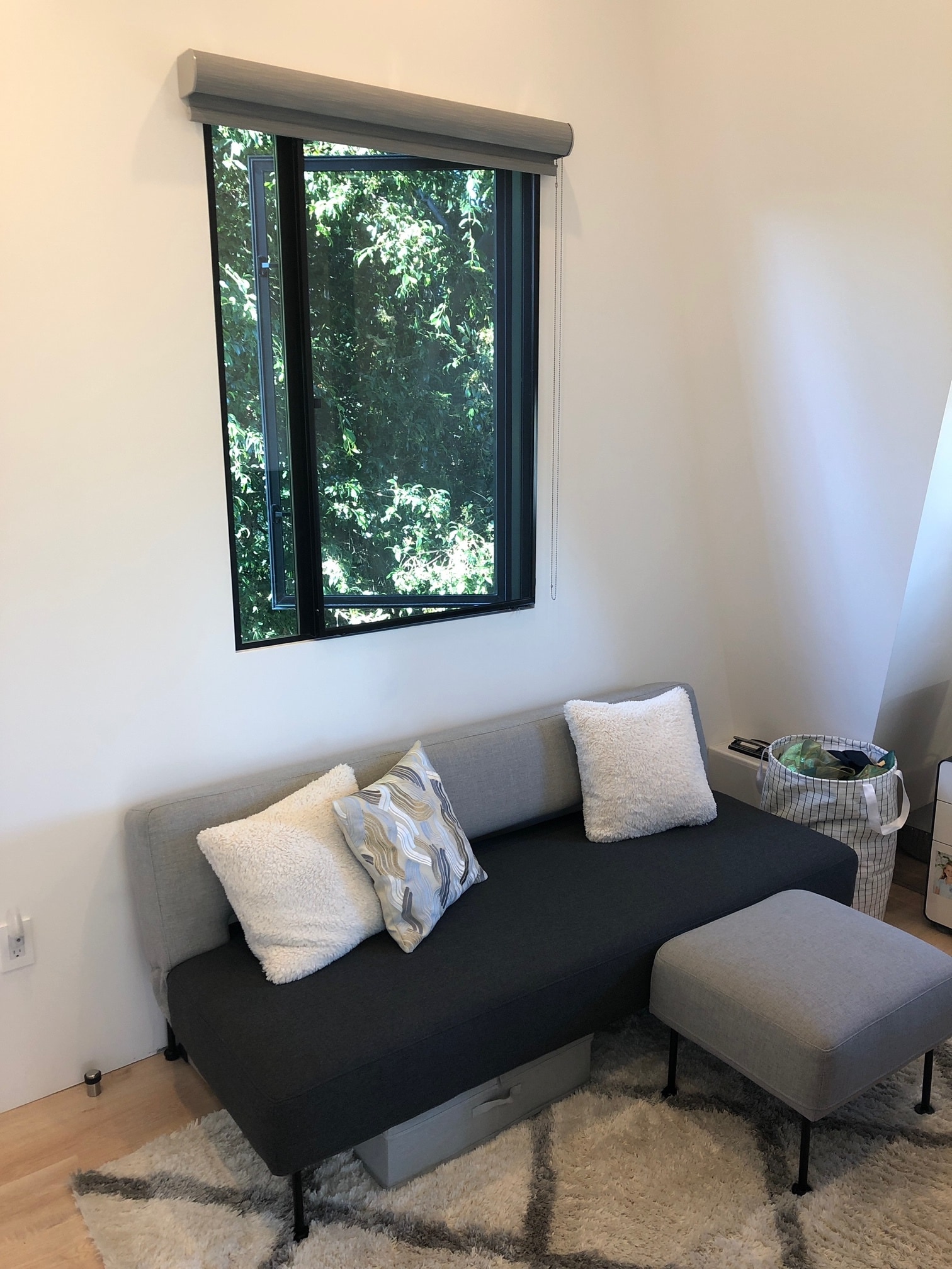 2nd bedroom - 1282 S Cloverdale Ave