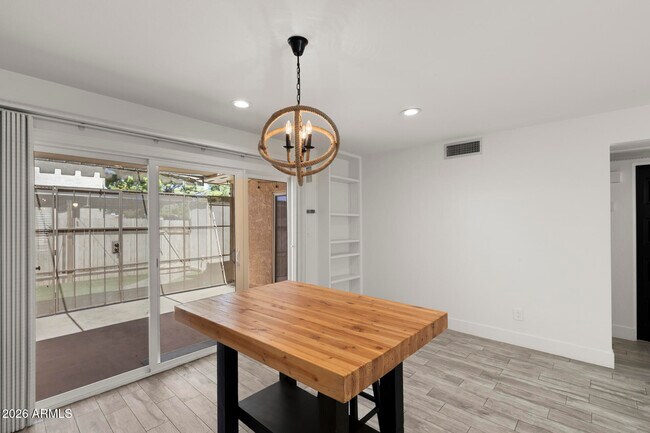 Building Photo - 8348 E Solano Dr