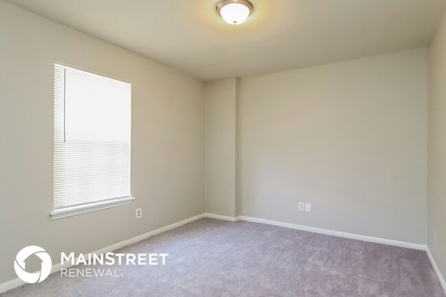 Building Photo - 1707 Corral Dr