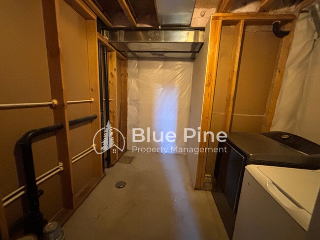 Building Photo - 4333 High Desert Dr