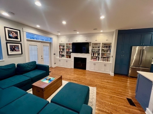 Building Photo - 3700 N Hermitage Ave