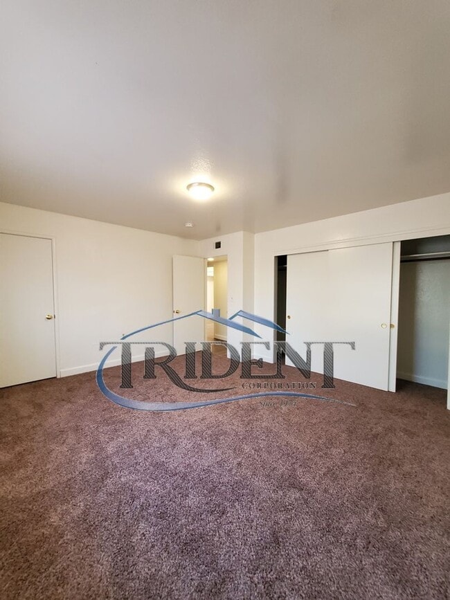 Building Photo - 1825 Sierra Way