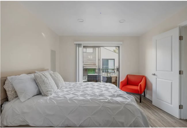 Building Photo - For Rent: Modern 2-Bedroom, 2-Bath Townhouse Apartment