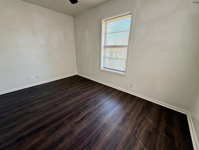 Building Photo - 3017 McGaha Ave