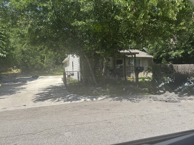 Primary Photo - 612 E 3rd Ave