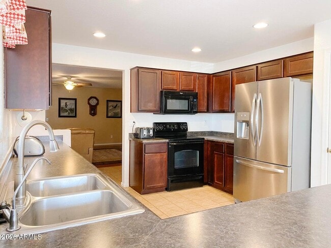 Building Photo - 25006 W Hidalgo Dr