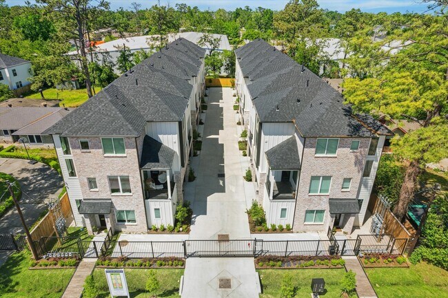 Primary Photo - 526 Janisch Rd