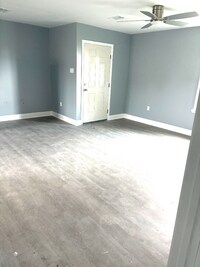 Building Photo - 1809 Reynes St