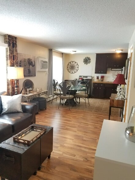 Primary Photo - 6035 Main St NE