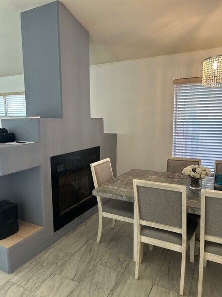 Building Photo - 7277 W Maple Ridge Dr