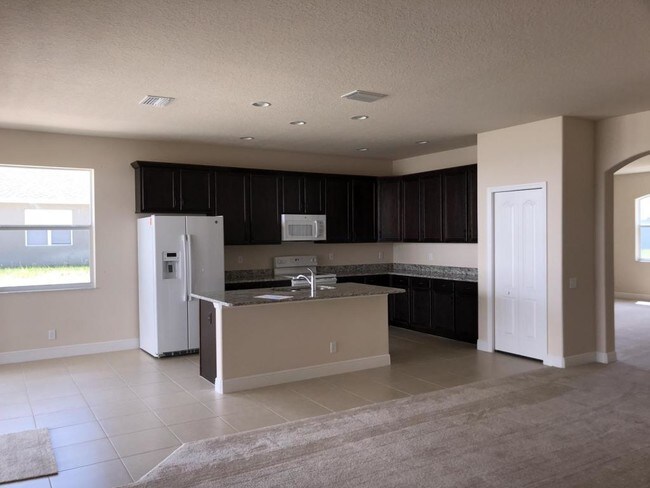 Building Photo - 14945 Potterton Cir