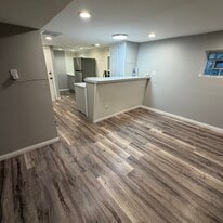 Building Photo - 1717 N Lotus Ave
