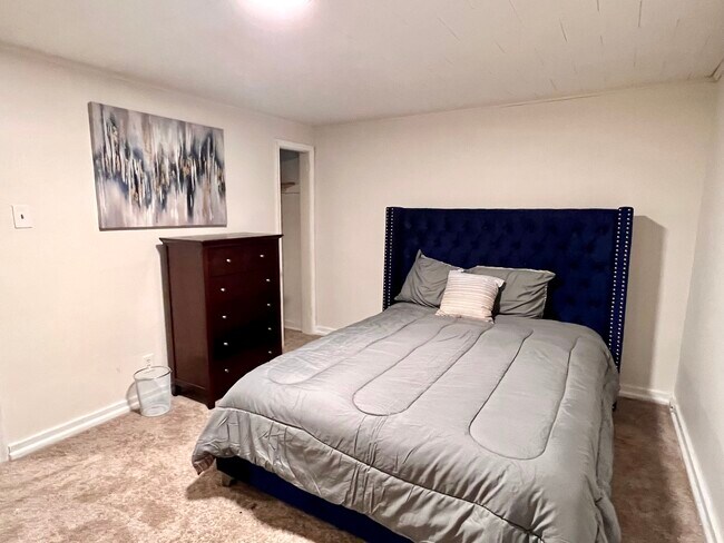 Master bedroom - 1525 N 15th St