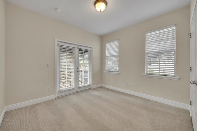 Building Photo - Gorgeous Townhome in Downtown Orlando