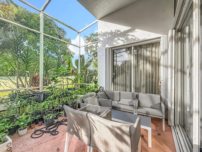 Building Photo - 11853 Fountainside Cir