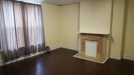 Building Photo - Incredible Value in Walnut Hills - move ri...