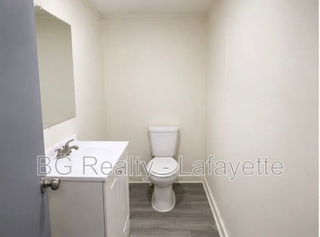 Building Photo - 1012 Delcambre Rd