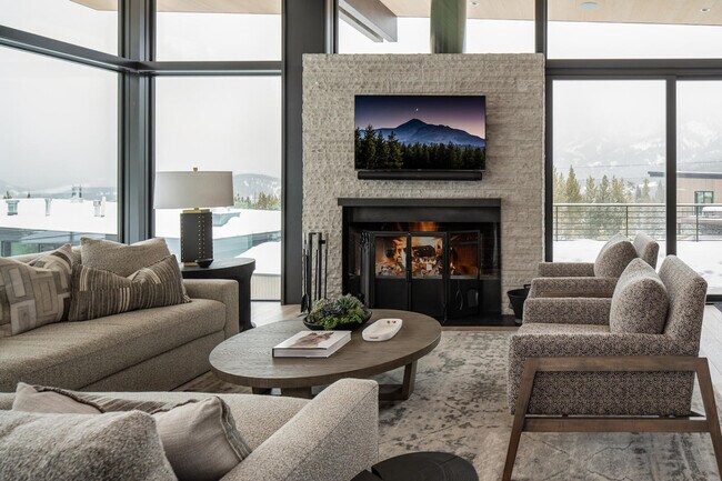 Building Photo - 5 Thistle Way