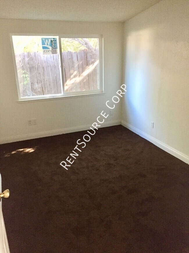 Building Photo - 44329 Gingham Ave