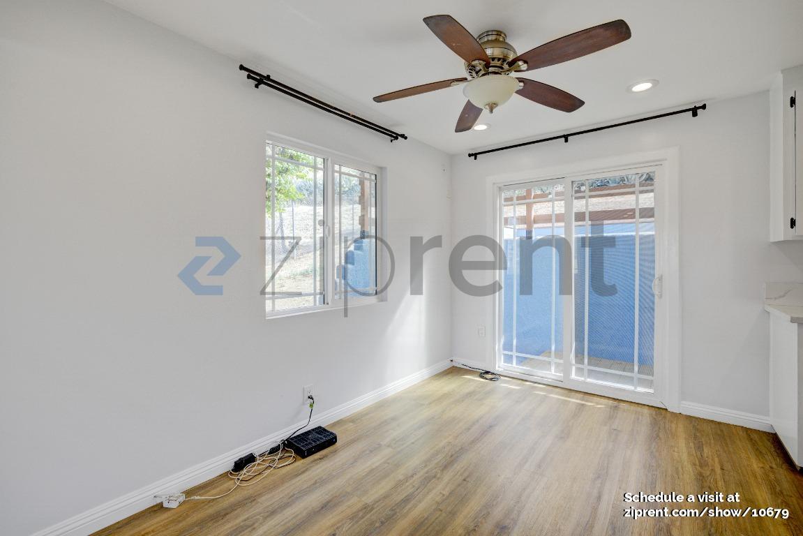 Building Photo - Unit